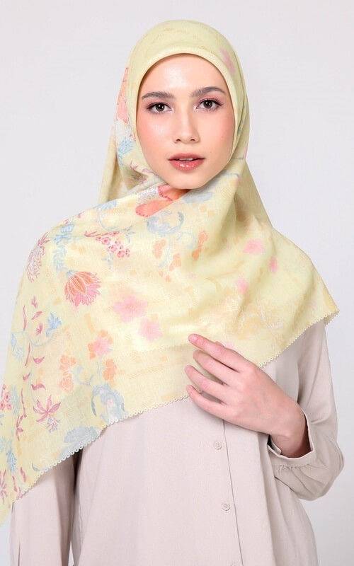 Hijab Segi 4 Motif Bunga