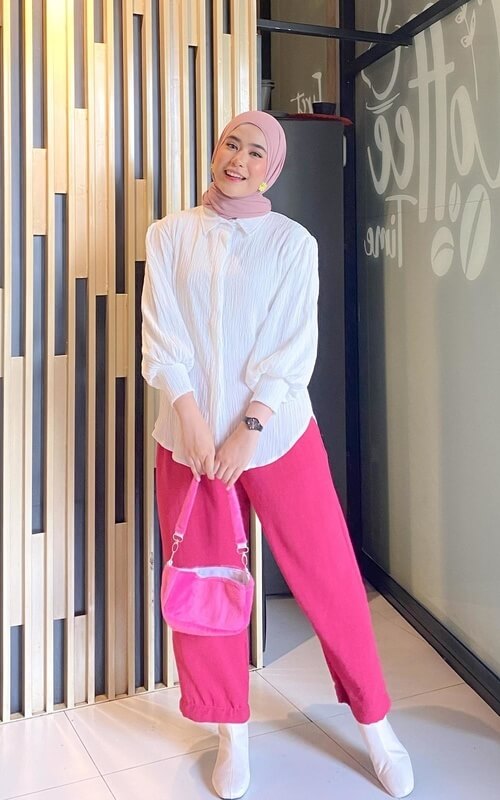 Outfit Pink dan Putih