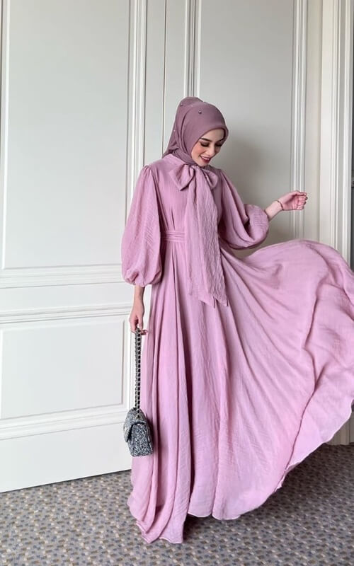 Maxi Dress Pink dengan Lengan Balon