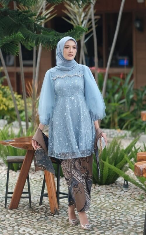 Setelan Kebaya Modern