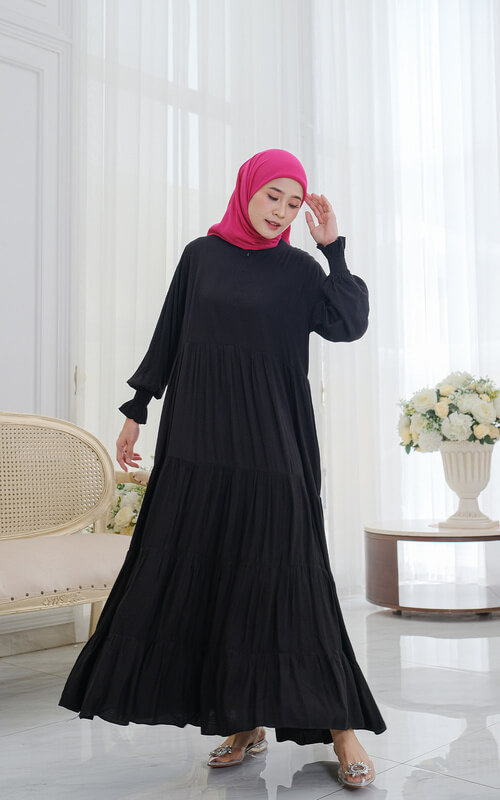 Dress Hitam Plisket Lengan Puff