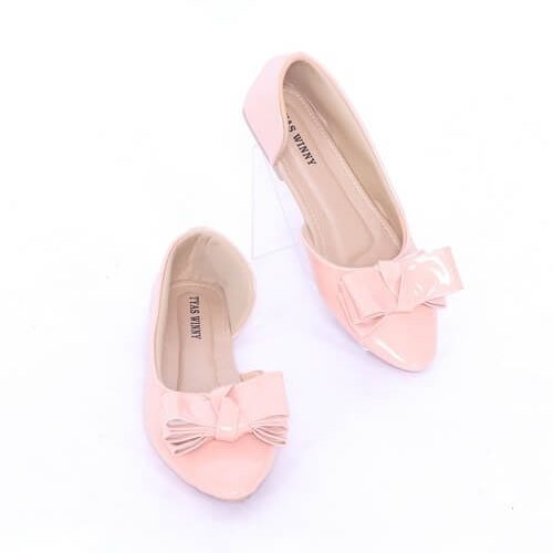 Flat Shoes Pita dengan Sisi Terbuka