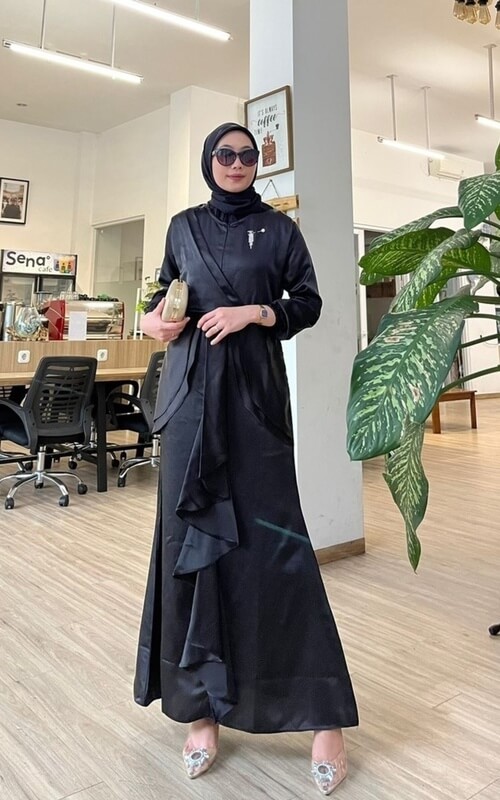 Long Dress Hitam