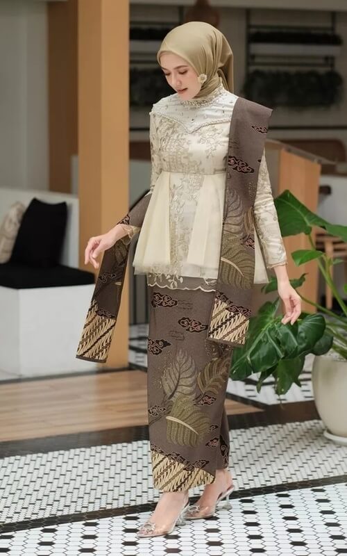 Kebaya Slim Warna Coklat