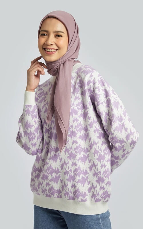 Sweater Putih – Lilac