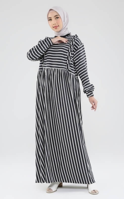 Gamis Garis Garis Hitam Putih