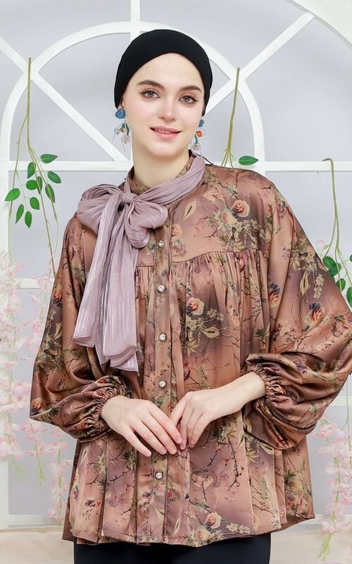 Blouse Flowy dengan Potongan Lengan Balon