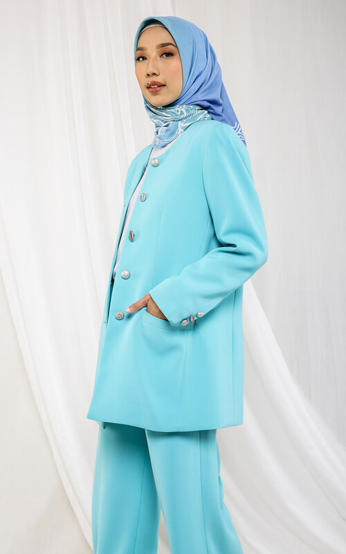 Blazer Biru Cerah