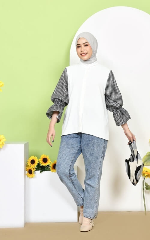 Blouse dan Denim