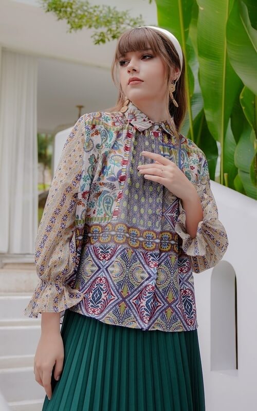 Blouse Berkerah Motif Campur