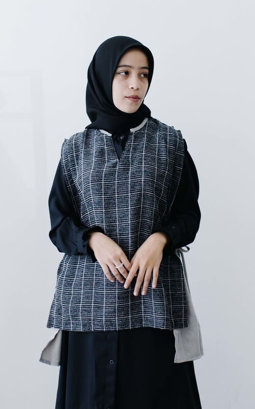 Rompi Hitam Motif Kotak