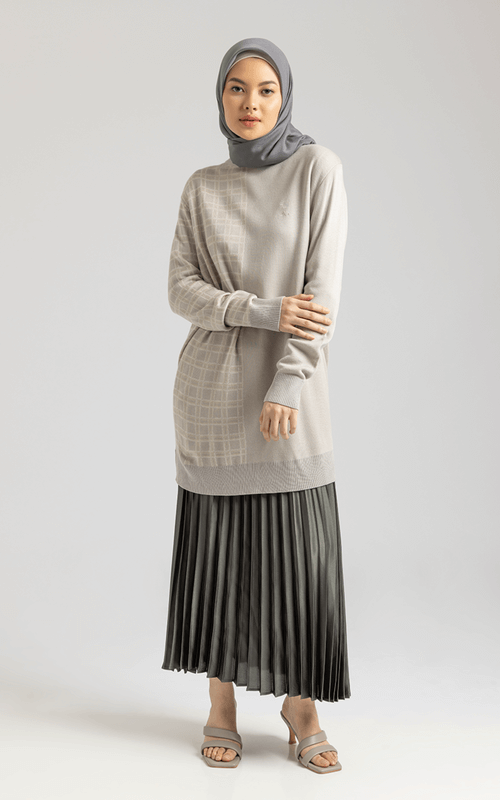 Tunic Sweater dan Pleated Skirt