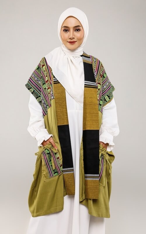 Outfit Kantor Hijab Tema Etnik