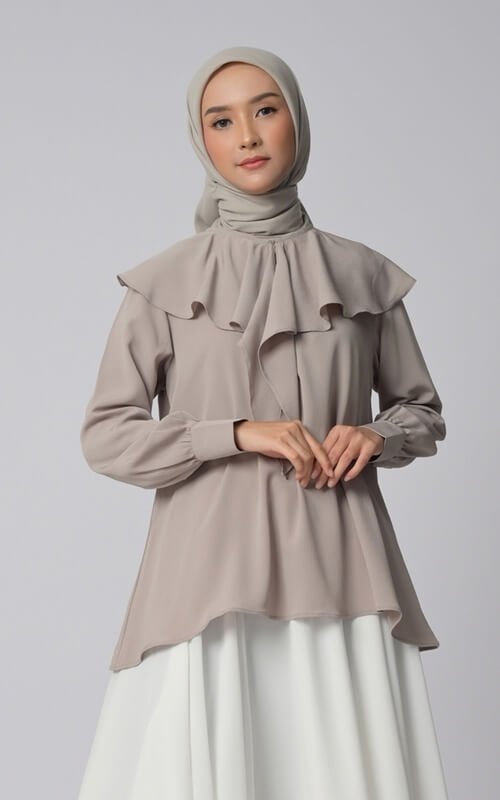 Blus Ruffle Sekitar Dada