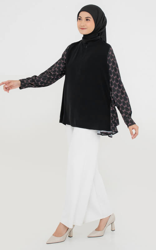 Blouse Hitam Dengan Celana Putih