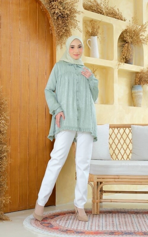 Baju Hijau Sage mix Celana Putih