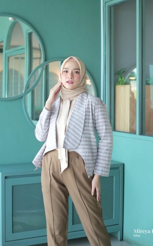 Crop Outer Garis Horizontal