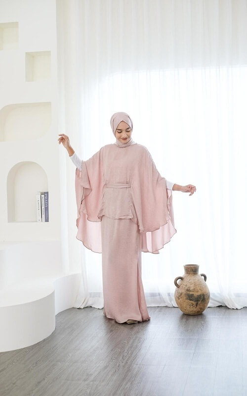 Setelan Rok Lengan Batwing