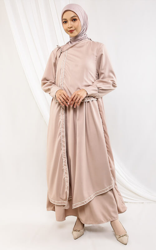 Gamis Aksen Tali dan Layer