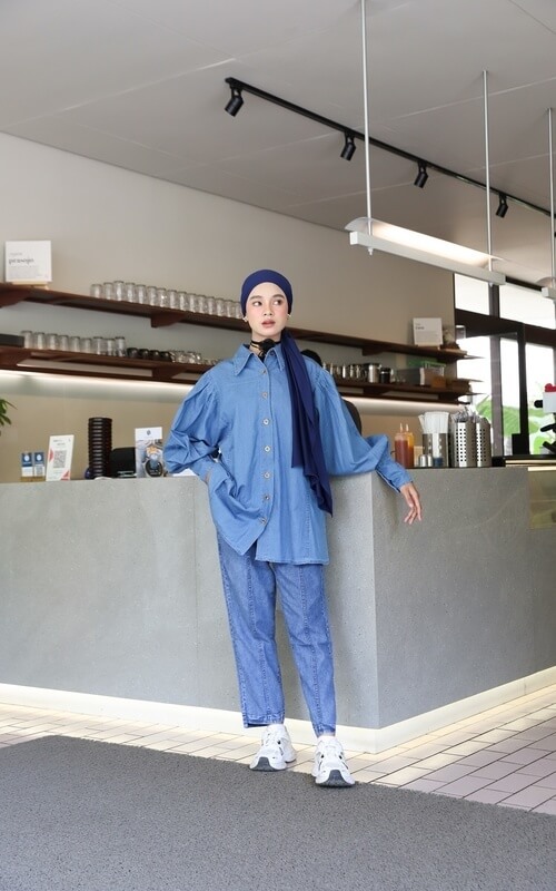 Outfit Ngopi Cantik Totally Blue