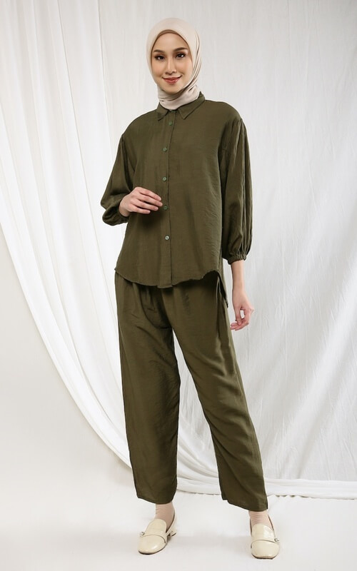 Basic Daily Set Polos Hijau Olive