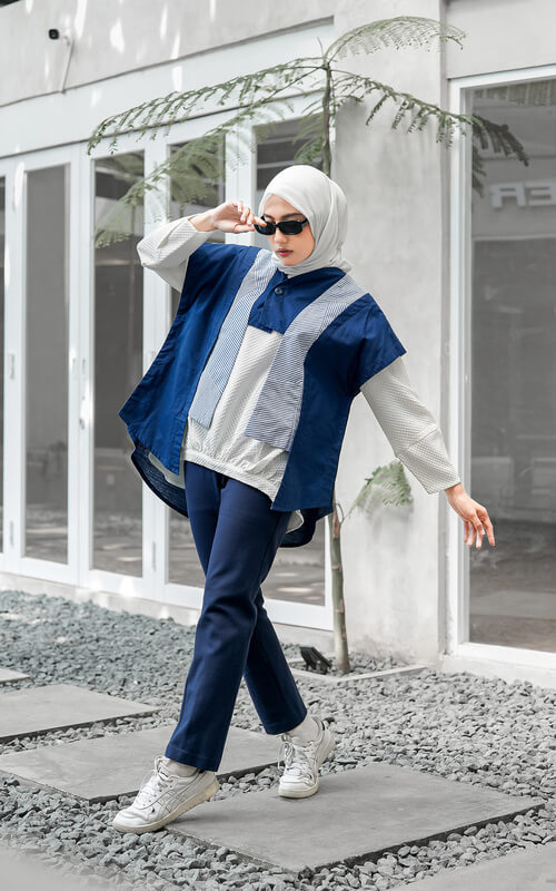 Rompi Sporty dengan Kombinasi Warna Biru dan Abu