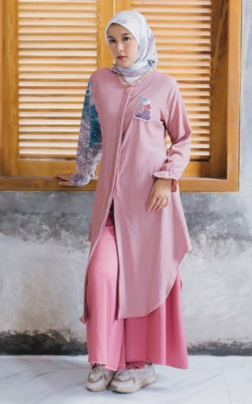 Tunik Pink Pastel dengan Detail Patchwork