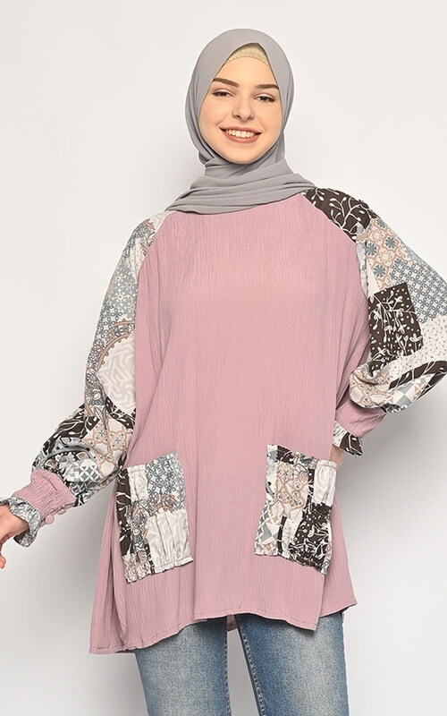 Blouse Pink dengan Patch Batik pada Lengan dan Saku