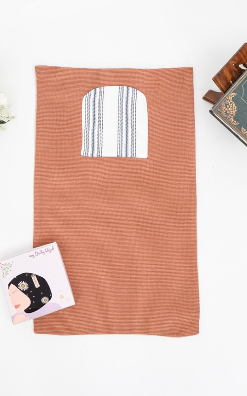 Sajadah Traveling Warna Coklat Motif Minimalis