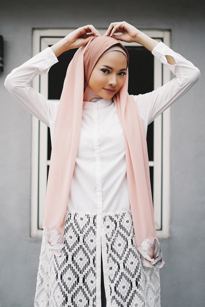 Tutorial hijab 2 warna