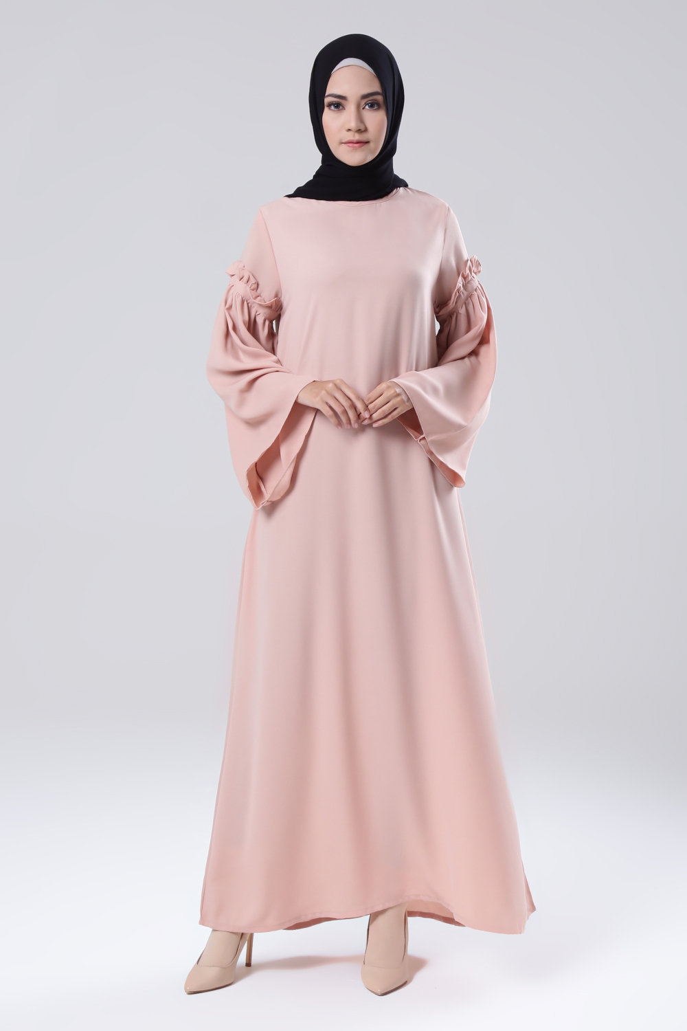 Padu Padan Dress untuk ke Kantor - Dress dengan Aksen Ruffle