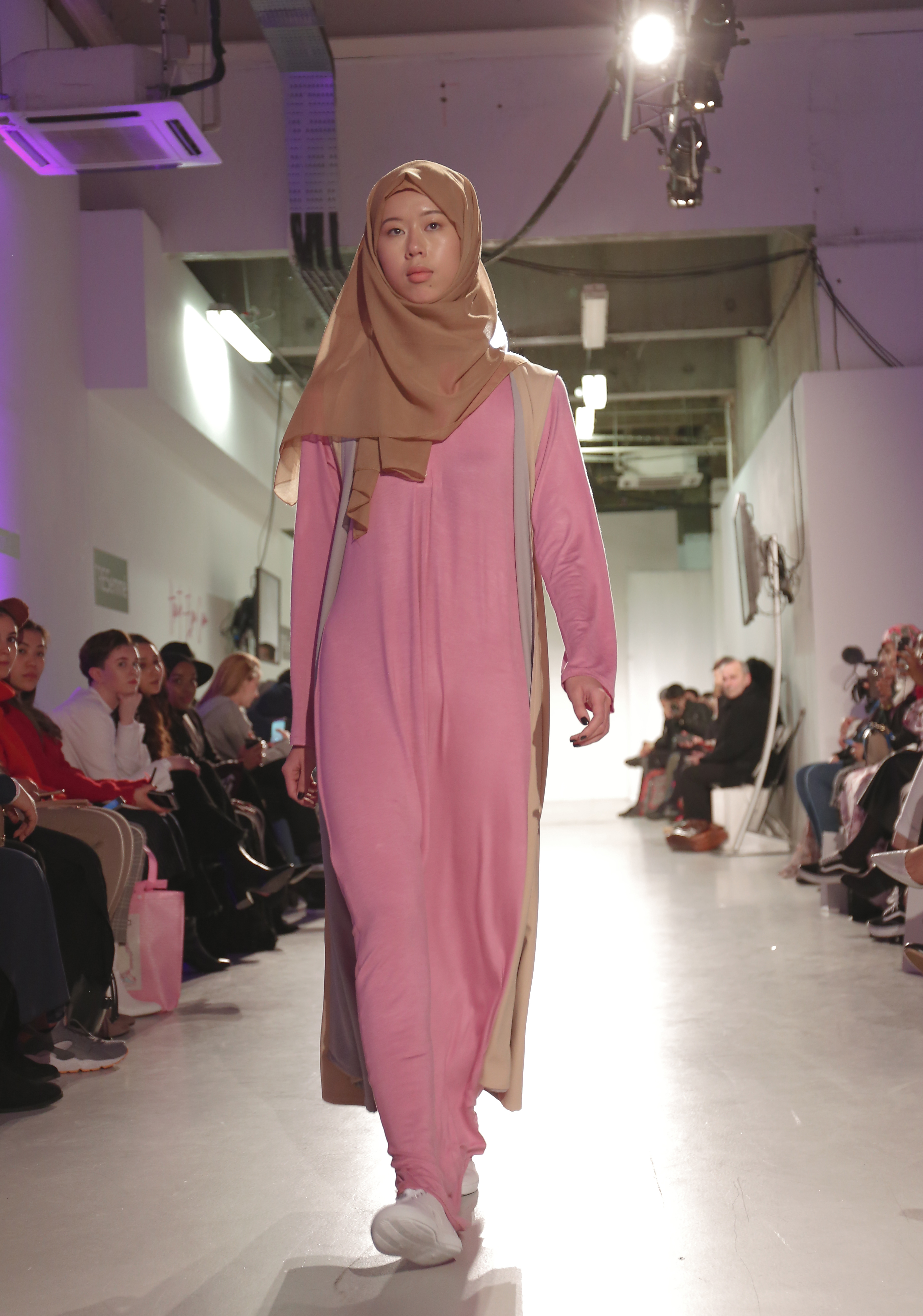 Pakaian Hijab Unjuk Gigi di LMFW 2018