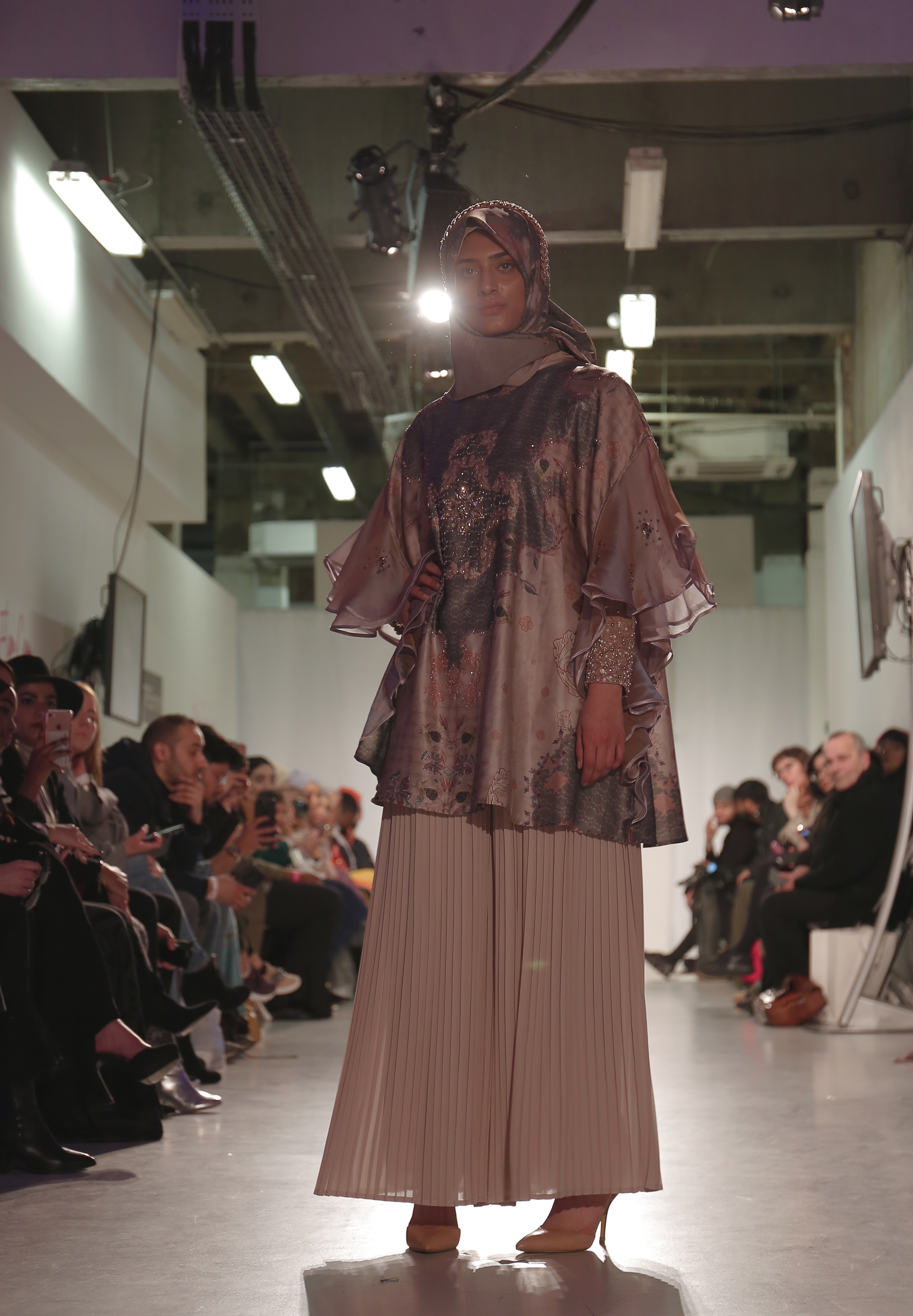 Koleksi Ria Miranda di London Modest Fashion Week 2018