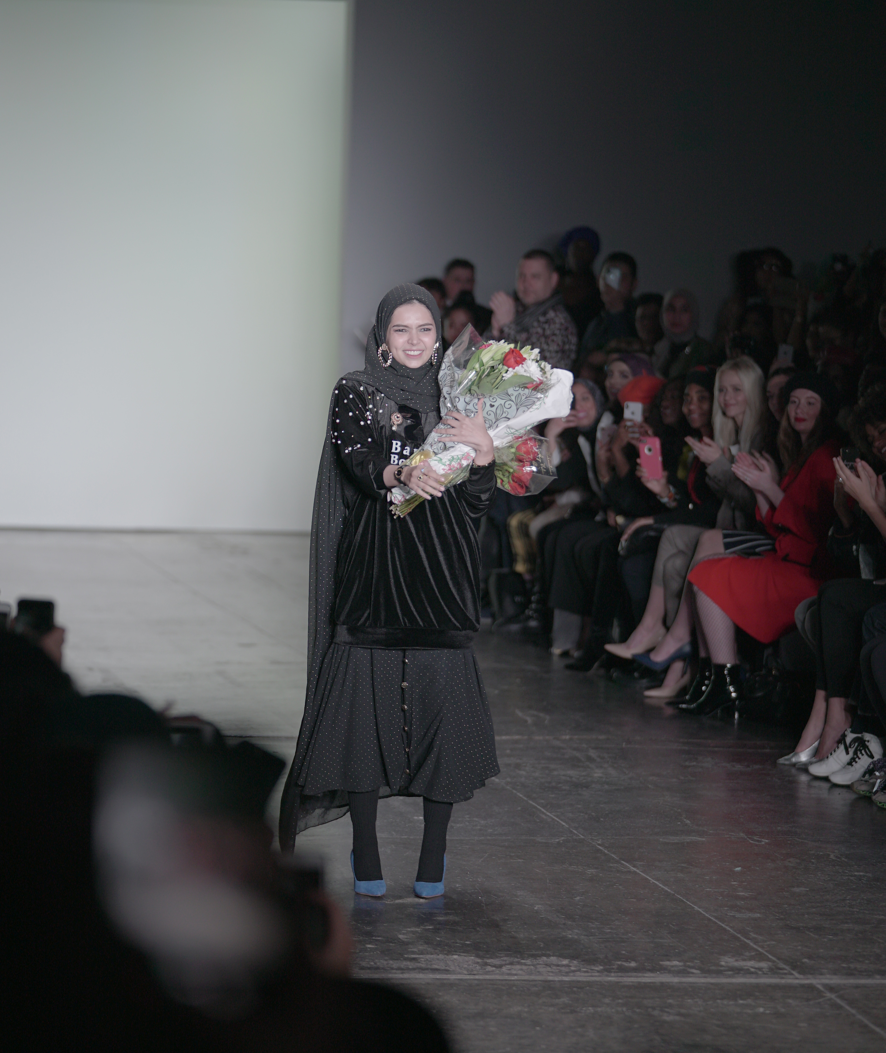 Koleksi Urang Banua by Vivi Zubedi Memukau Panggung New York Fashion Week The Shows