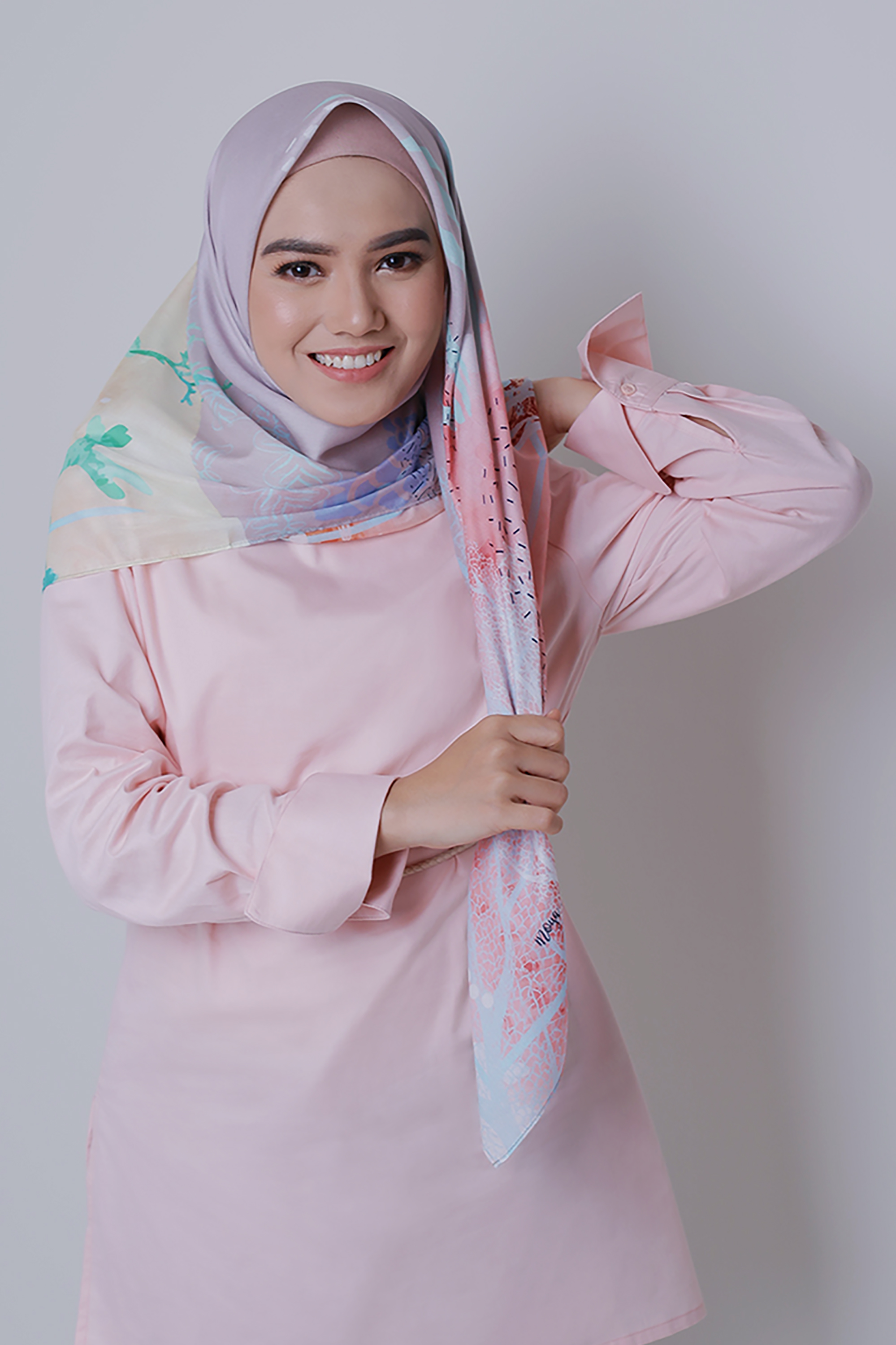 step kelima Tutorial Hijab Segi Empat Motif