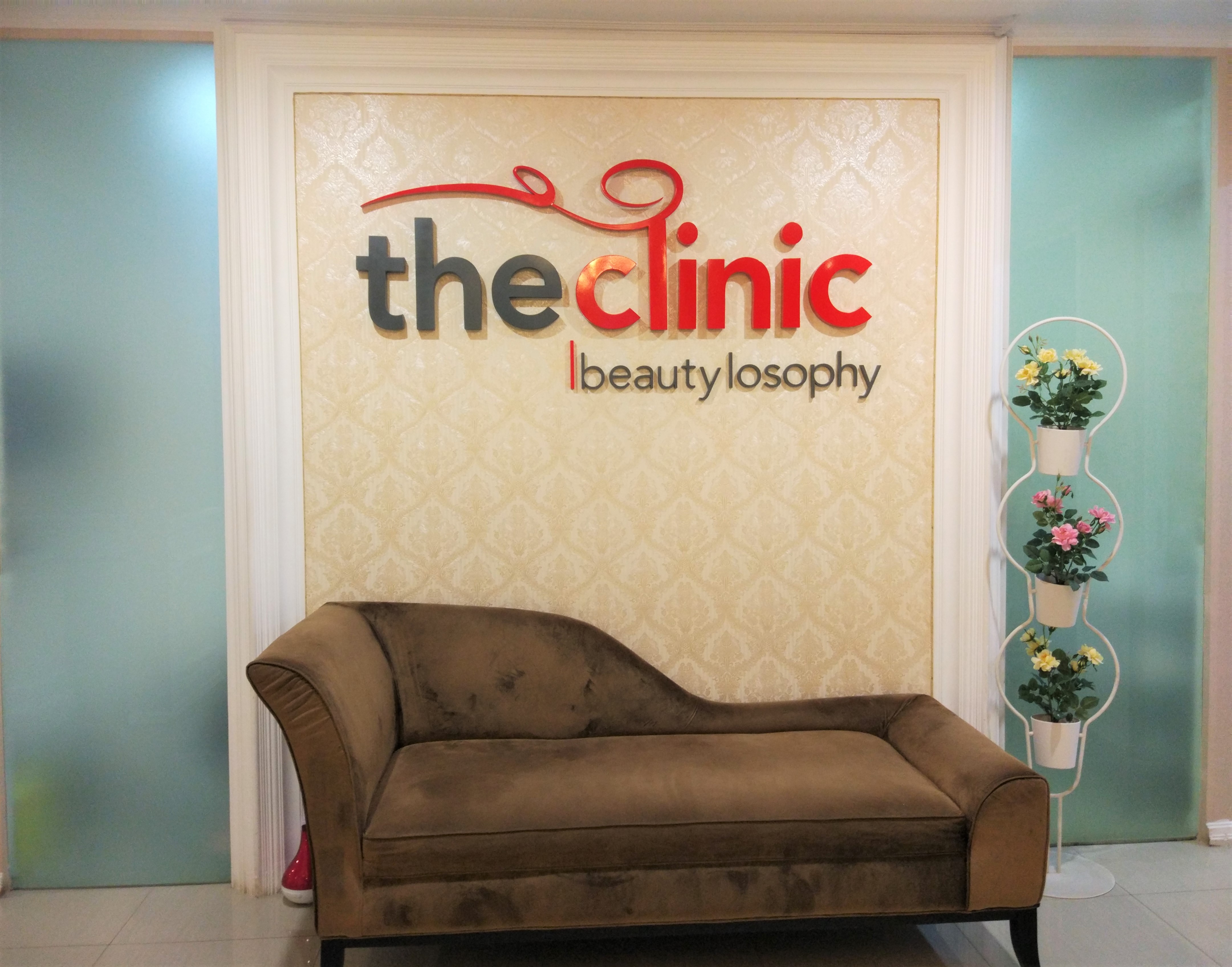 Sofa Ruang Tunggu The Clinic Beautylosophy