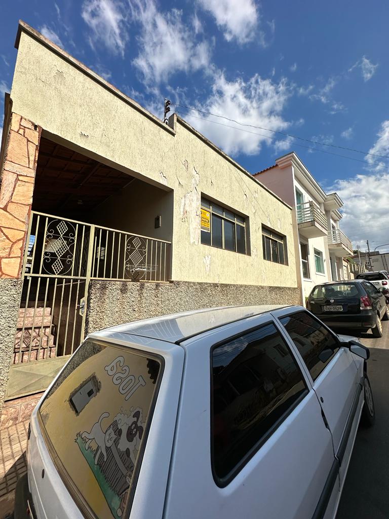 Casa, 4 quartos, 147 m² - Foto 1