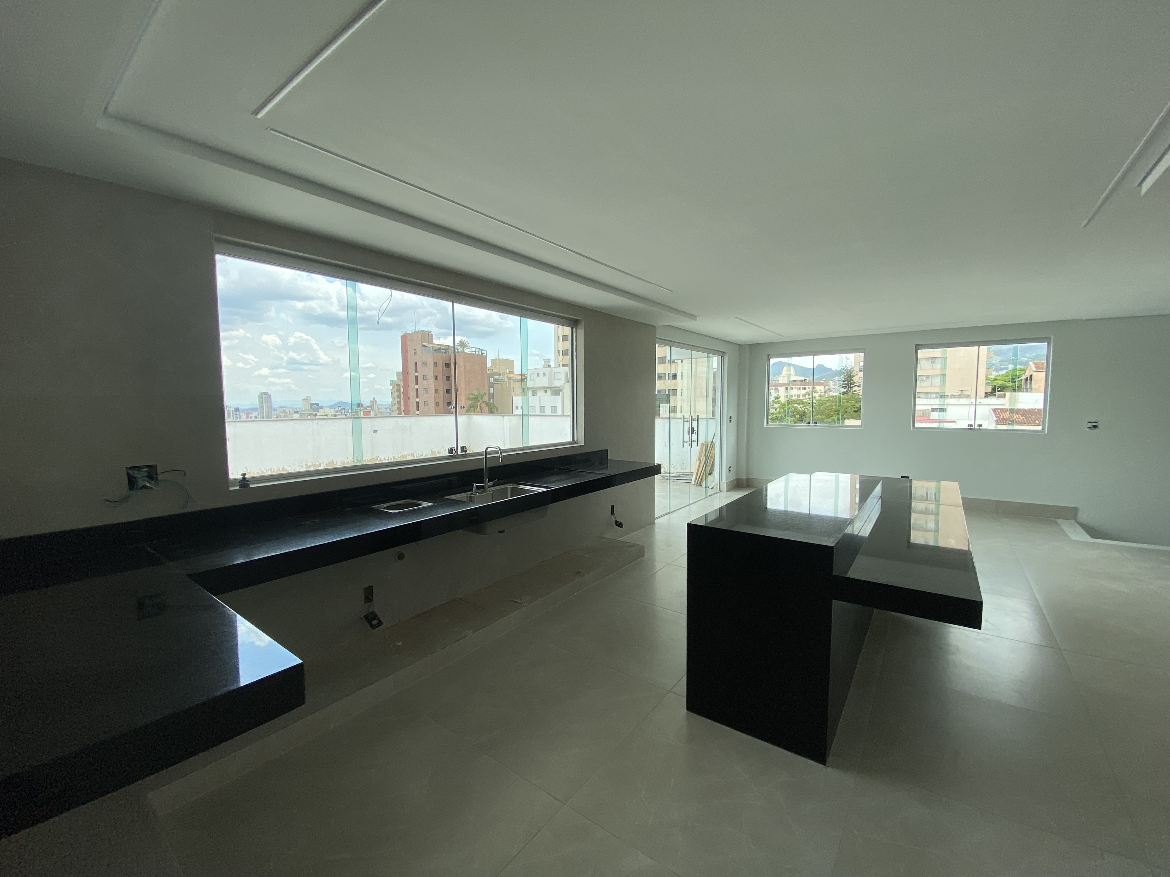 Cobertura, 3 quartos, 240 m² - Foto 1