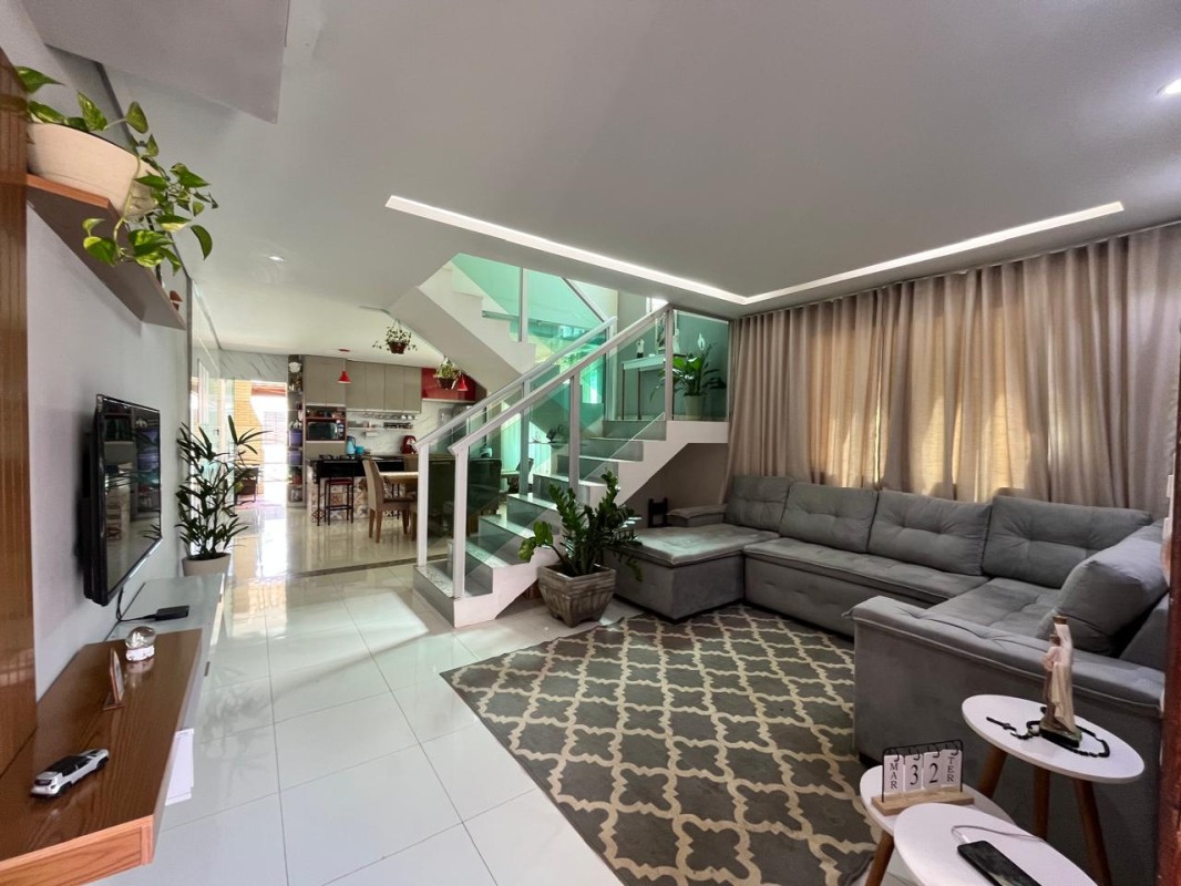 Casa, 3 quartos, 240 m² - Foto 1