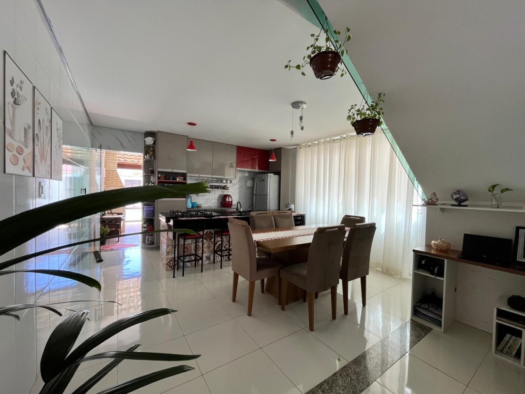 Casa, 3 quartos, 240 m² - Foto 2