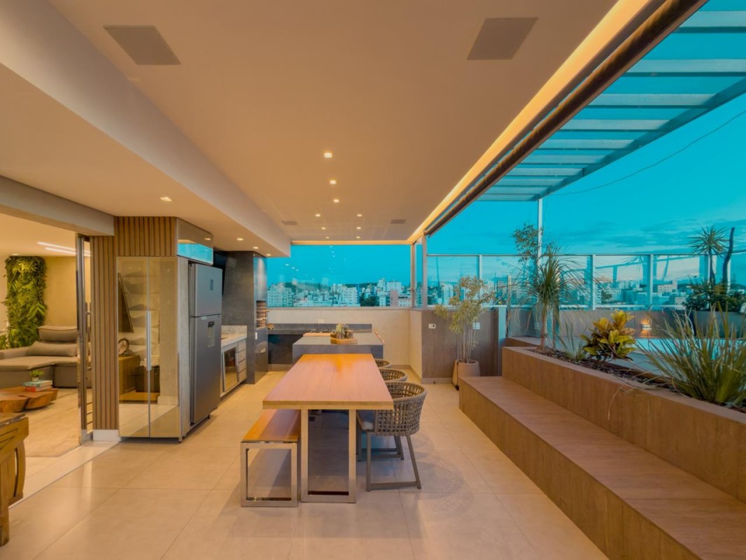 Cobertura, 3 quartos, 221 m² - Foto 1