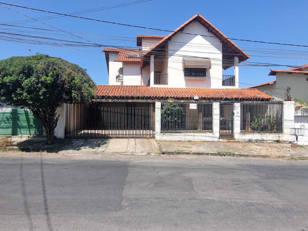 Casa, 5 quartos, 394 m² - Foto 1