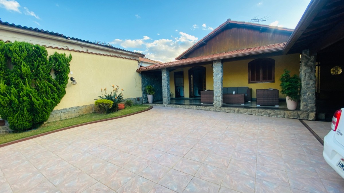 Casa, 4 quartos, 180 m² - Foto 1