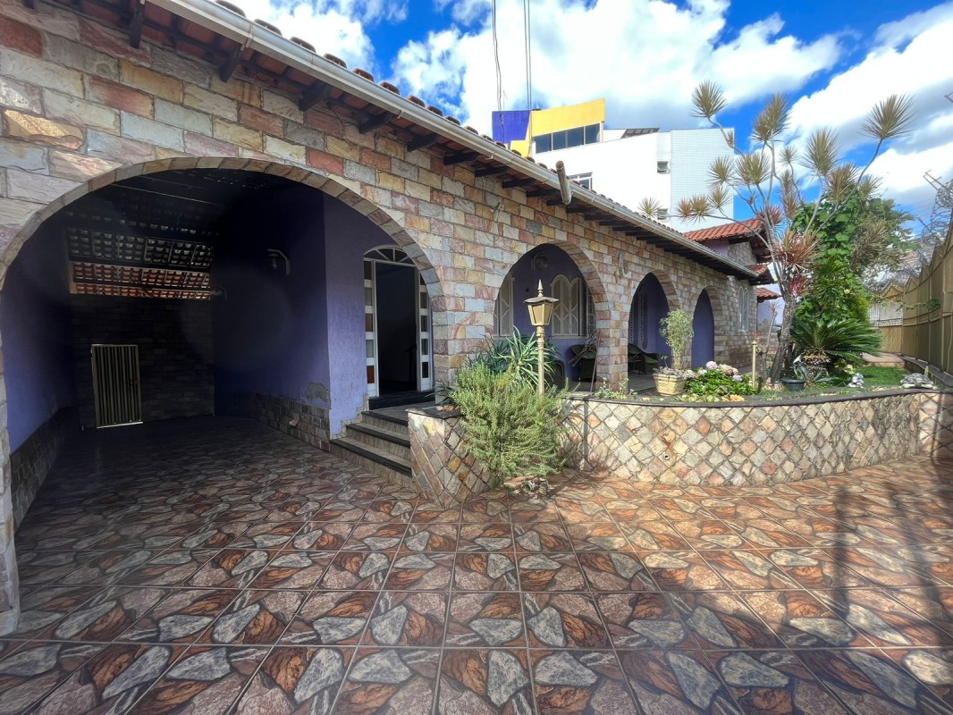 Casa, 4 quartos, 300 m² - Foto 1