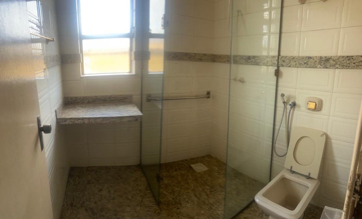 Casa para alugar com 3 quartos, 450m² - Foto 15