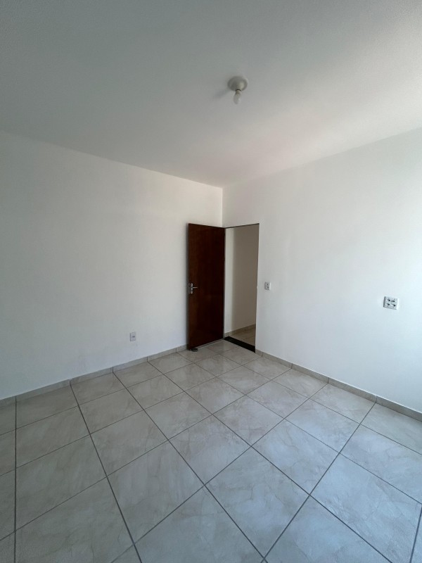 Casa para alugar com 3 quartos, 90m² - Foto 9
