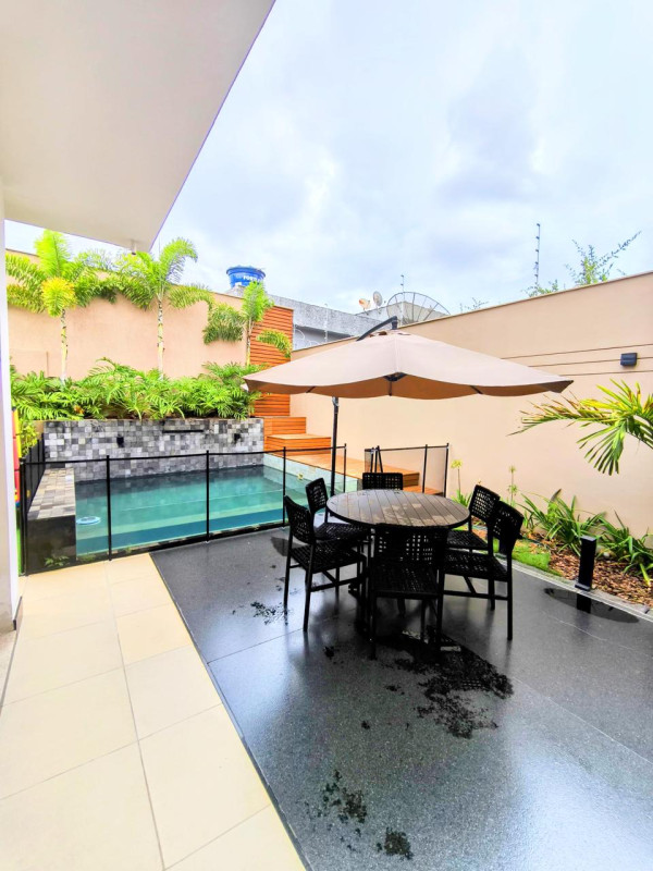 Casa, 3 quartos, 330 m² - Foto 1