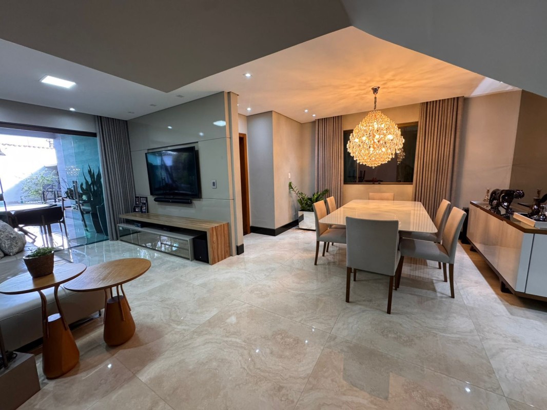 Casa, 3 quartos, 214 m² - Foto 1