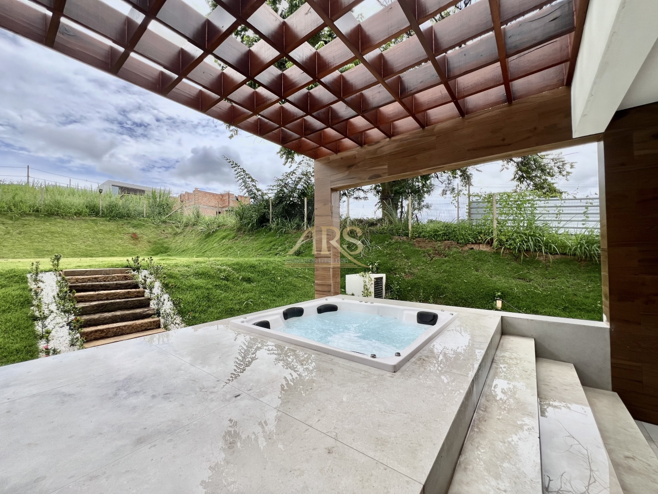 Casa de Condomínio, 4 quartos - Foto 1