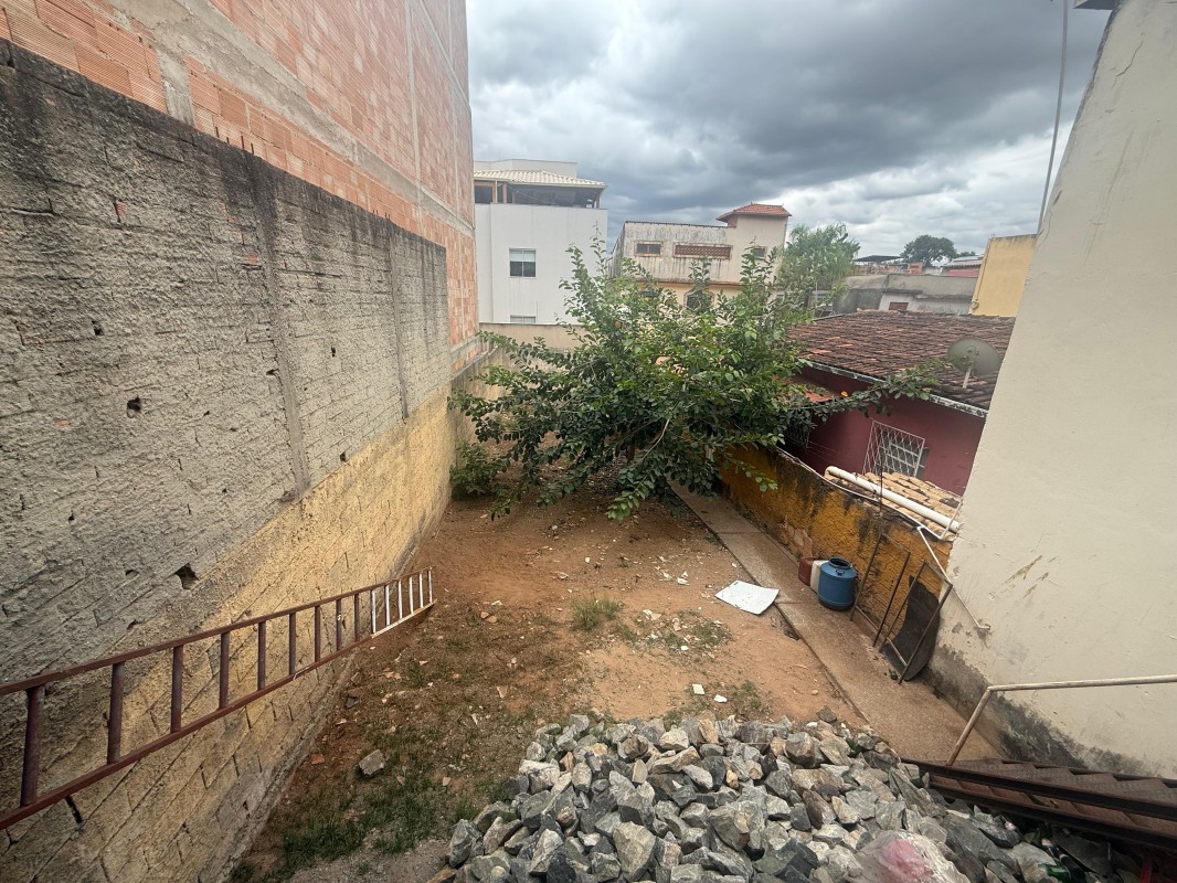 Terreno, 180 m² - Foto 1